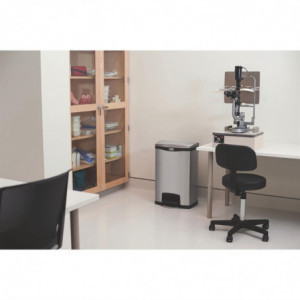 Koš za smeće s pedalom naprijed od nehrđajućeg čelika Slim Jim - 50L - Rubbermaid