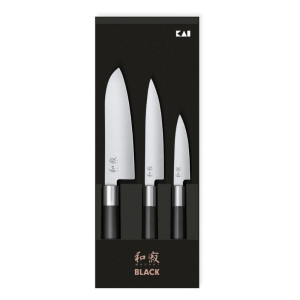 Set od 3 noža Wasabi Black - univerzalni nož i Santoku od KAI: kvaliteta, performanse i preciznost u kuhinji.